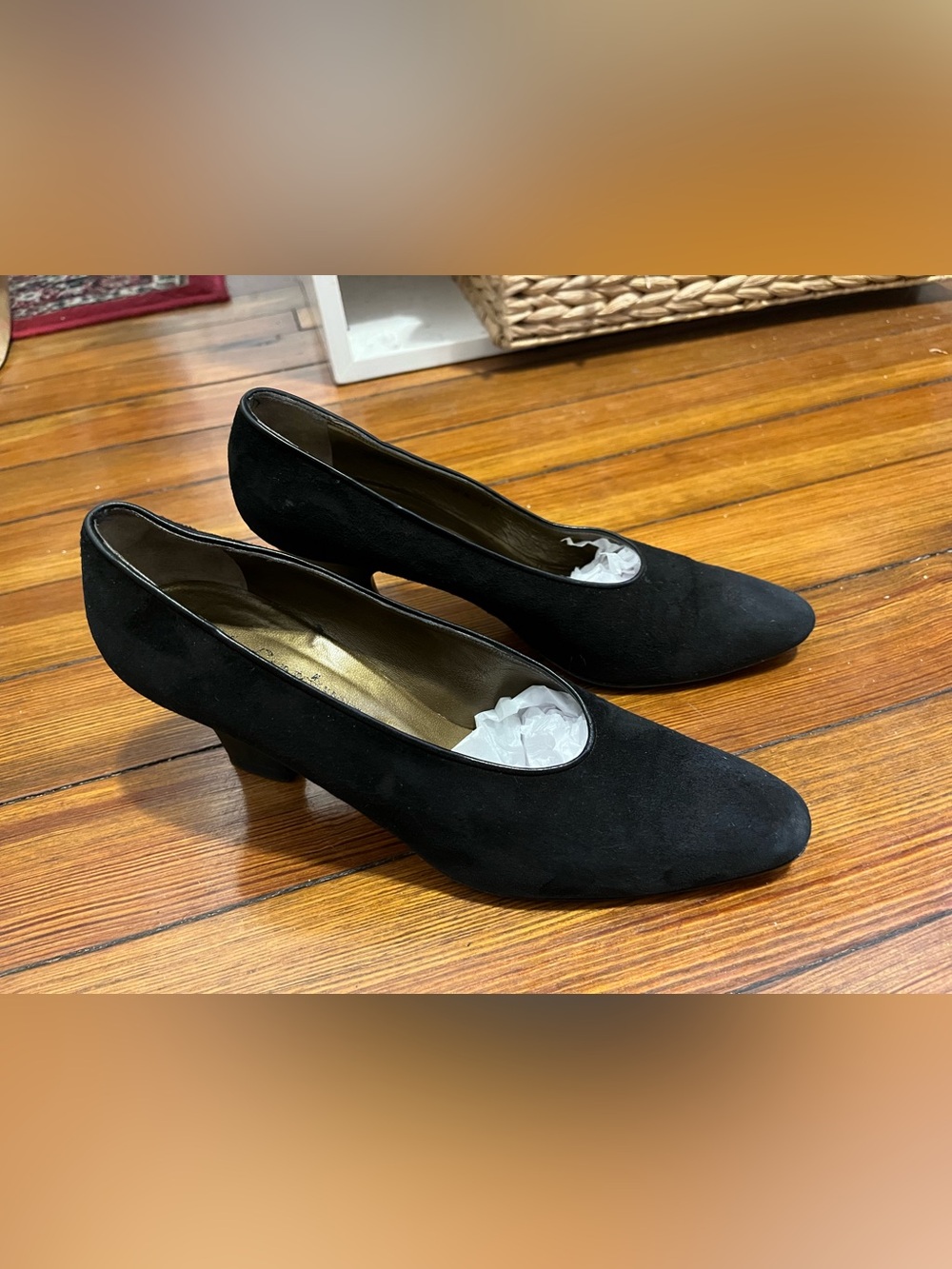 VINTAGE 1980s Yves Saint Laurent Black Suede Almond Toe Block Heel Pumps US 8.5